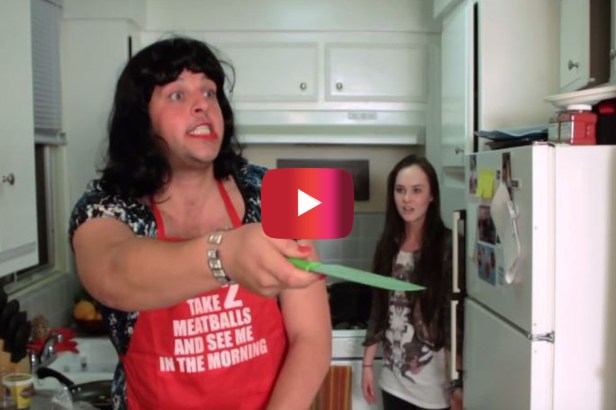 ‘Mean Girls’ Actor’s ‘Things Italian Moms Say’ Video is Spot On