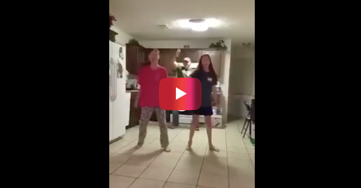 This Dad Completely Video Bombs His Girls Dance Routine And It S Epic Rare