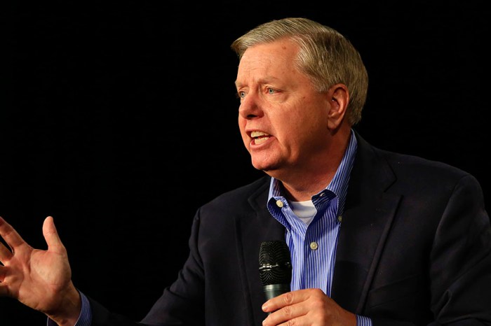 Hours after Trump embarrassed Jeff Sessions, Lindsey Graham came out to stand up or his friend