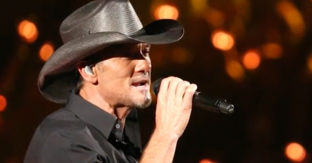 Tim McGraw tips his hat to 2016 with this touching video
