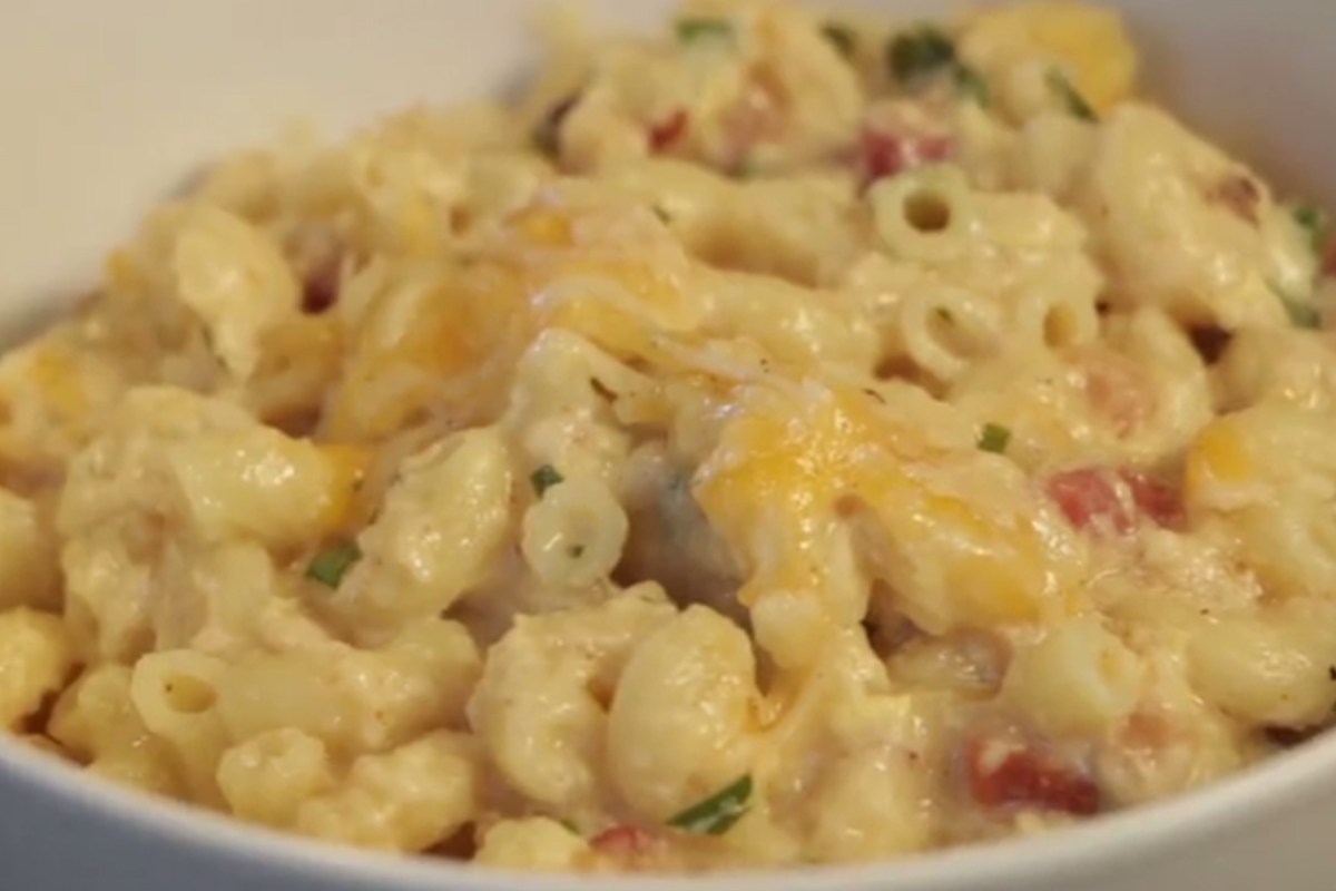 Mac & cheese carbonara is the hot, gooey comfort food you never knew you needed in your life