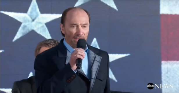 Watch Lee Greenwood deliver a stunning rendition of his patriotic anthem at this big event