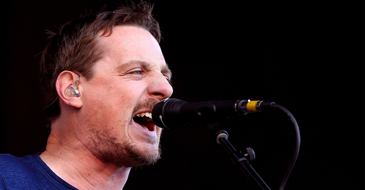 Sturgill Simpson’s tweet about the Oscars flub has everyone talking ...