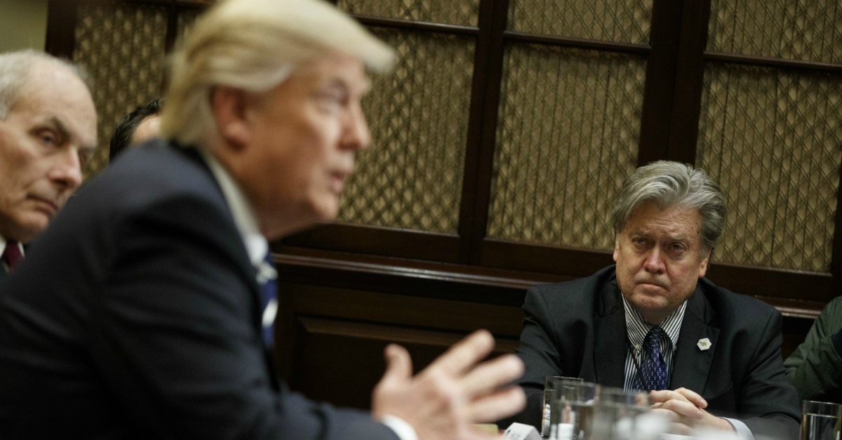 Would it be a bad move for Donald Trump to oust Steve Bannon?