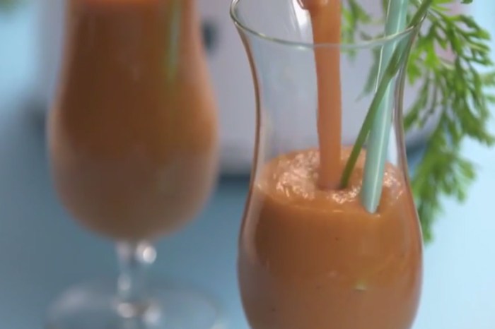 This easy carrot and fruit smoothie is so delicious, you’ll forget it’s super healthy