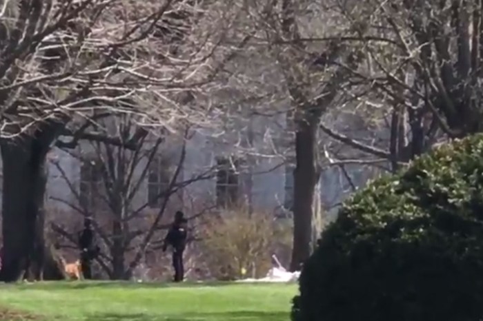 Another scary moment at the White House as Secret Service with rifles clear the area
