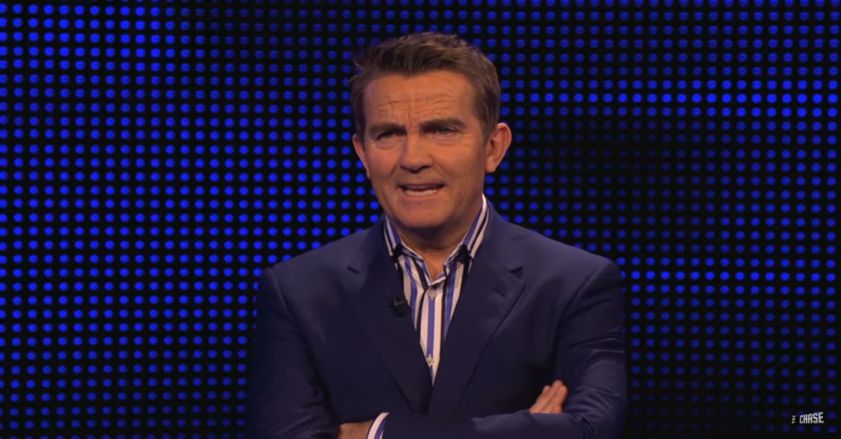 this-british-game-show-host-can-t-stop-teasing-his-contestants-for