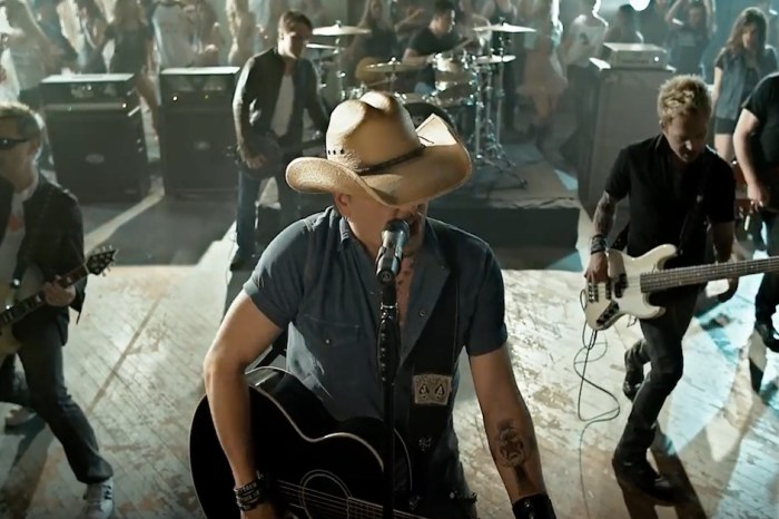 There’s a bromance brewing between Jason Aldean and “Mr. 1994”                                                                   