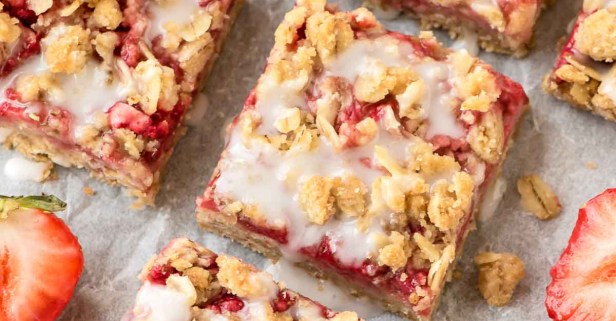 Take advantage of strawberries with these healthy oatmeal bars