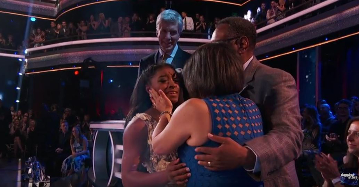 There wasn’t a dry eye in the audience when Simone Biles shared her emotional adoption story on “DWTS”