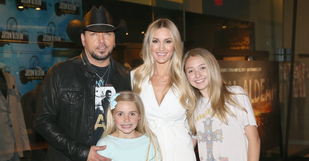 Jason Aldean receives a huge honor with his wife and kids by his side