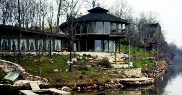 Johnny and June Cash’s Old Lakefront Home is Worth Every Penny of the Nearly $4M it’s Worth