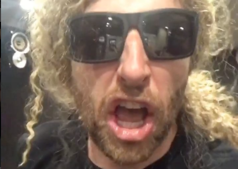 This country star just rocked one crazy disguise for one cool reason