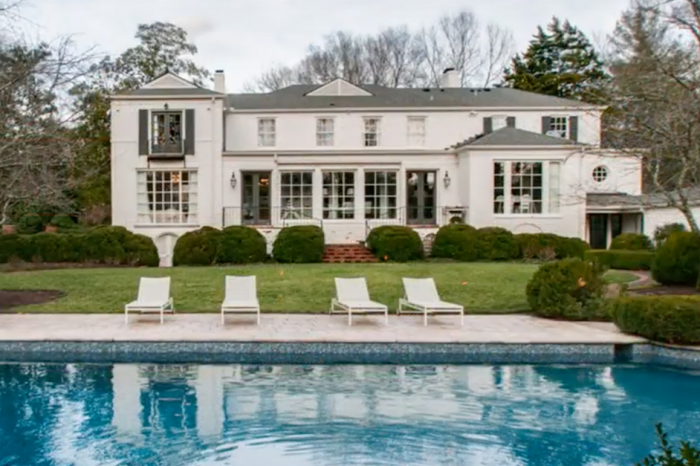 Find out which country star just sold this Nashville mansion for nearly $3 million