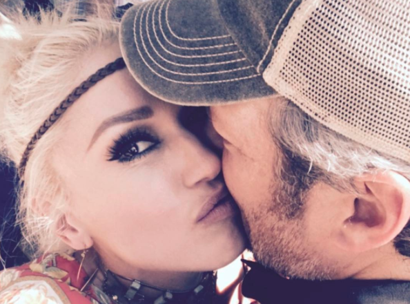 Gwen Stefani Showers Blake Shelton With Birthday Ts And Kisses