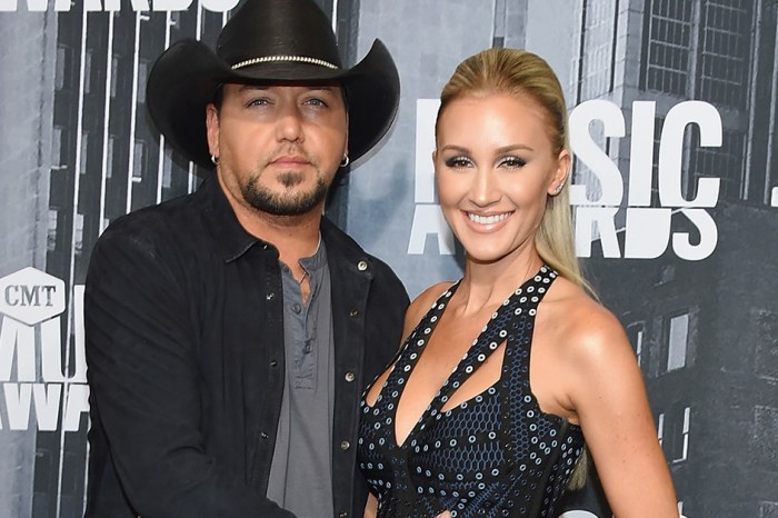 There’s no denying that Jason Aldean’s wife is expecting in this hot photo