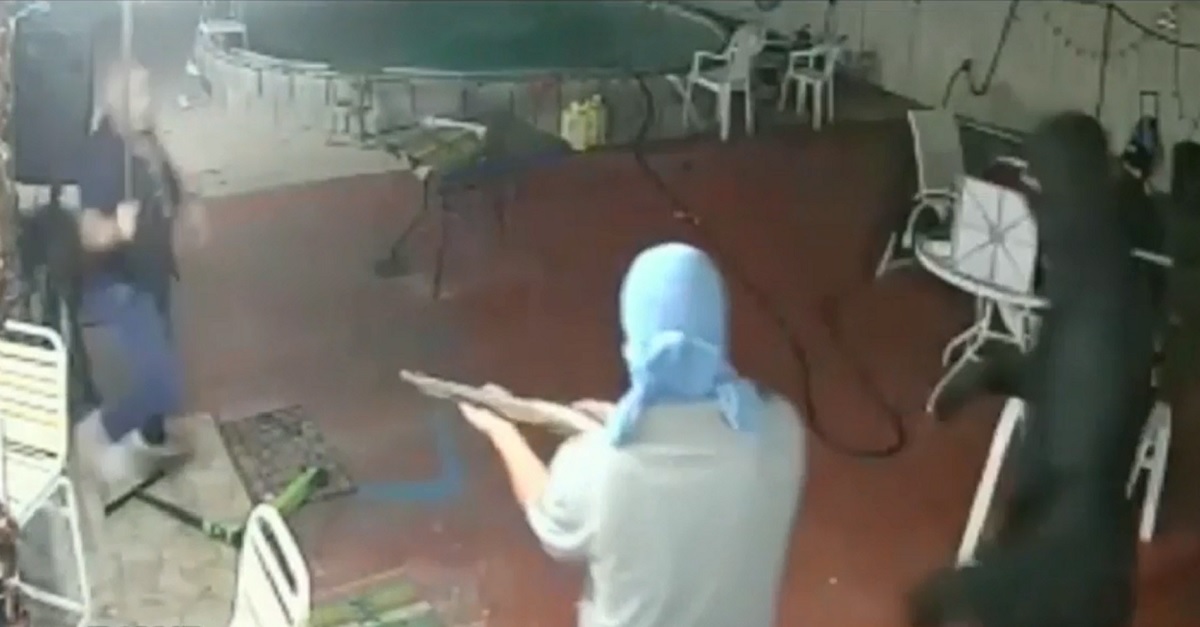 Man Caught on Video Stopping Heavily Armed Robbers with a Sword