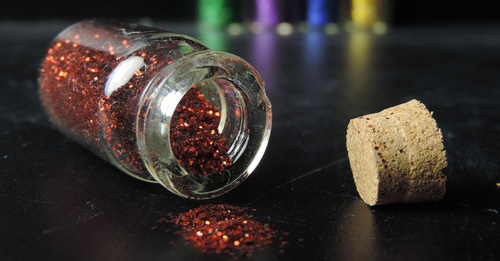 Your kids will be obsessed with this DIY glitter wall