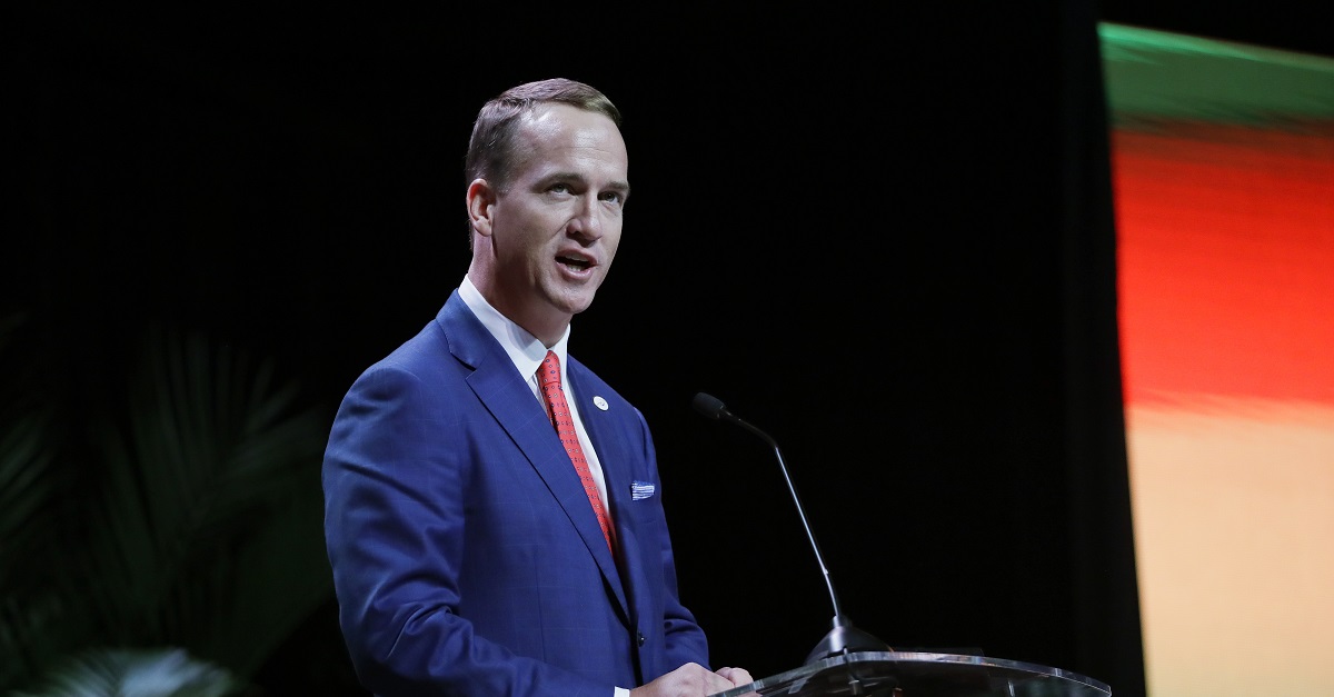 Peyton Manning just surprised a Chicago Public School with amazing gifts