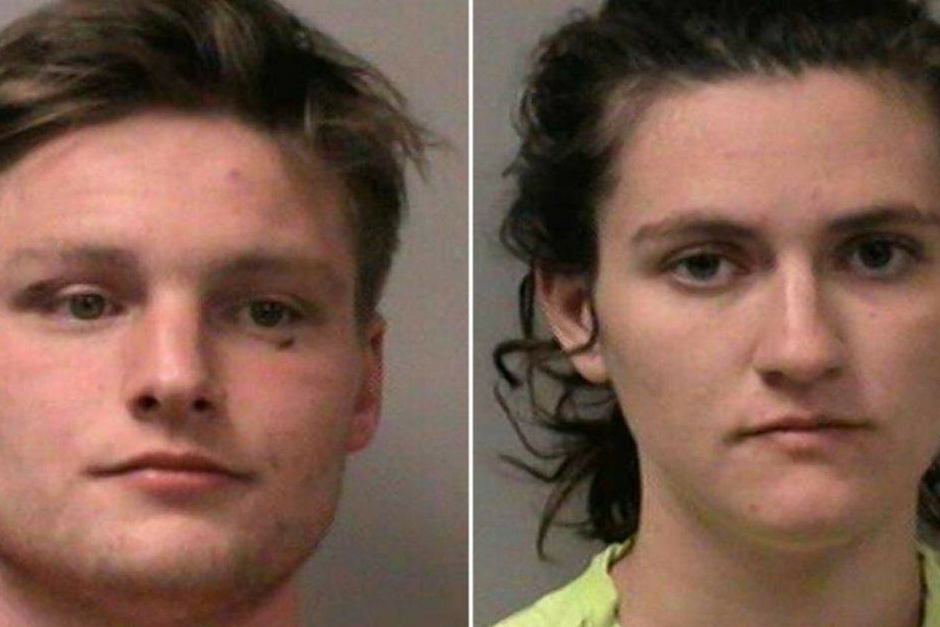 Young Couple Keeps Having Sex in Car Despite Angry Cop’s Orders Not To ...