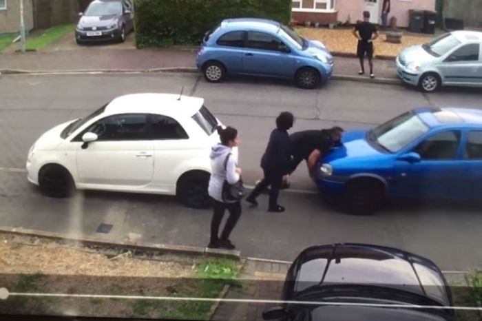 When words didn’t solve this parking fight, she called her super-strong nephew for backup