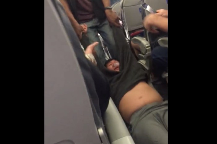 2 security officials fired for forcibly removing United Airlines passenger in viral video