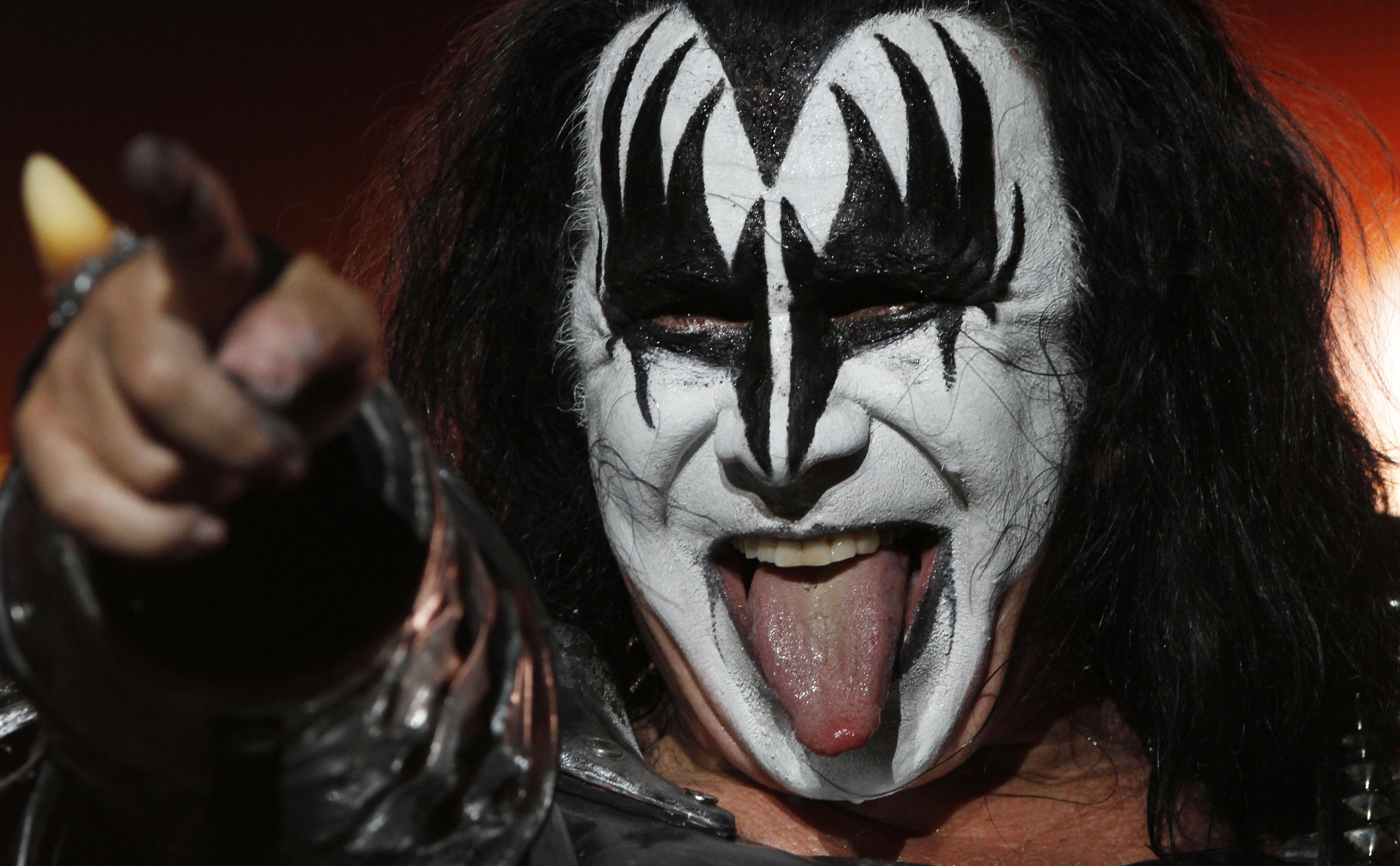 Gene Simmons says women who want careers shouldn’t bother with kids | Rare 