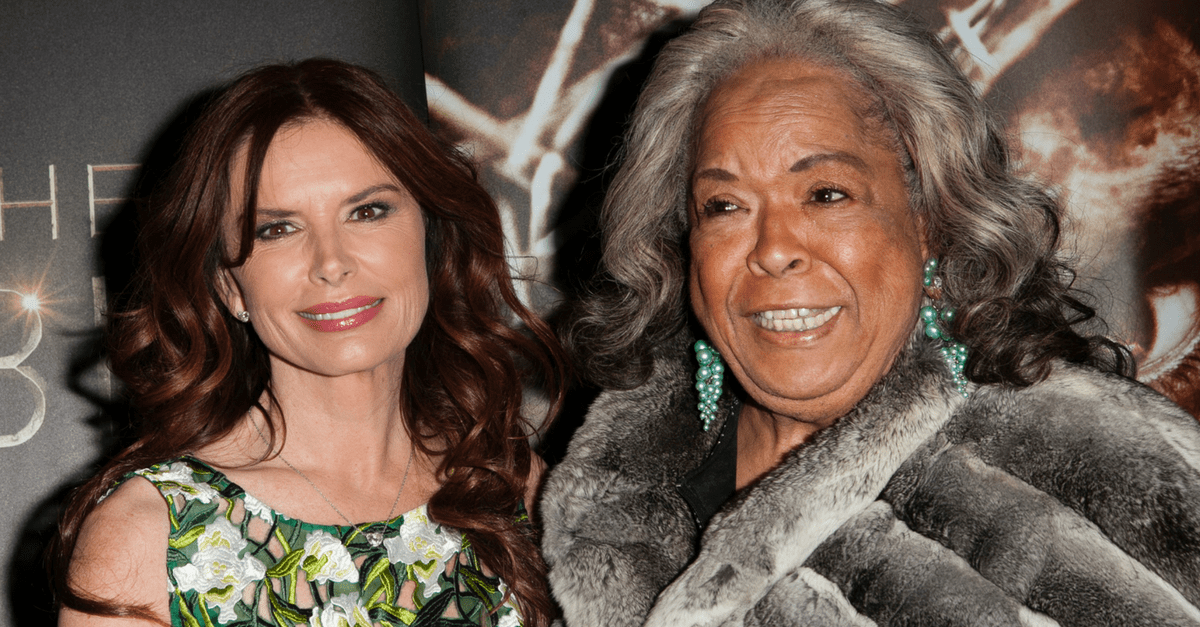 Roma Downey reflects on her “deep, lasting” bond with her late “Touched by an Angel” costar Della Reese
