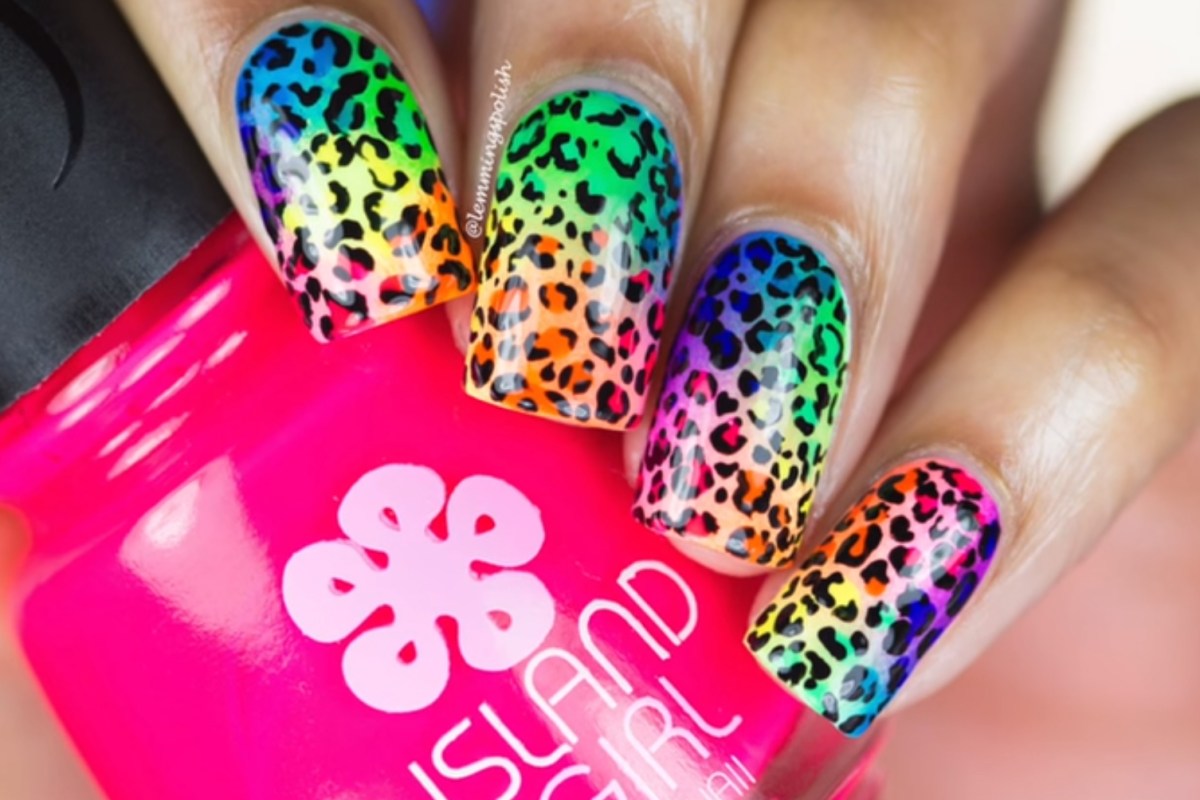 If You Re A Fan Of The 90s You Re Going To Love This Lisa Frank Inspired Nail Art Rare