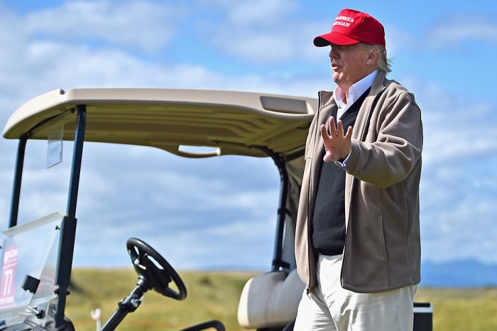 Donald Trump’s New York golf club won’t put up his portrait, and fellow members are heated