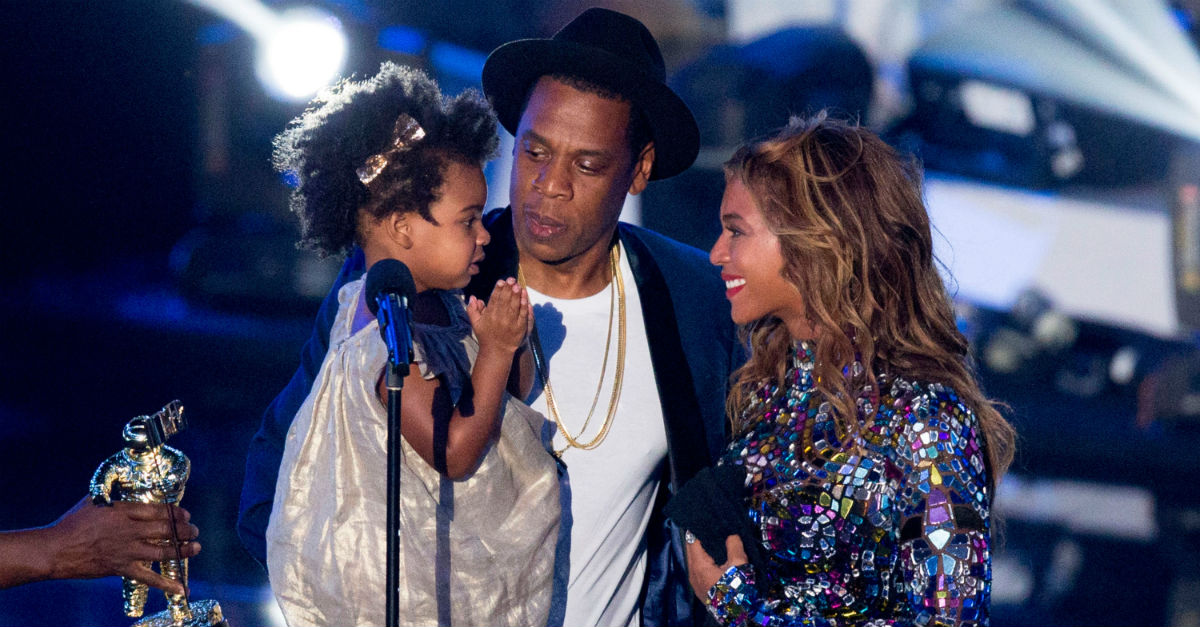 Beyoncé shares beautiful behind-the-scenes pictures with family in Jay-Z’s newest music video