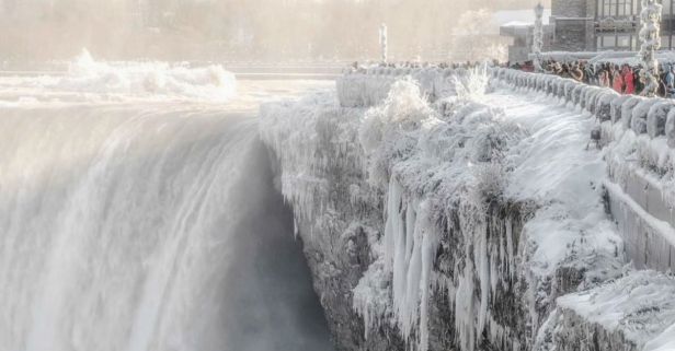 Remember When Freezing Temperatures Turned Niagara Falls into Winter Wonderland?