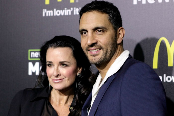 “Real Housewives of Beverly Hills” star Kyle Richards and her husband are staying positive after more than $1 million worth of items was stolen from their home