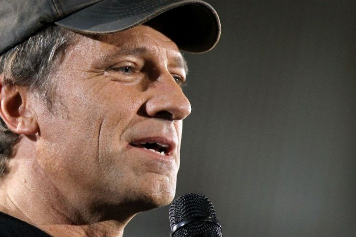 Mike Rowe offers some words of comfort and truth when a fan asks about the Florida school shooting