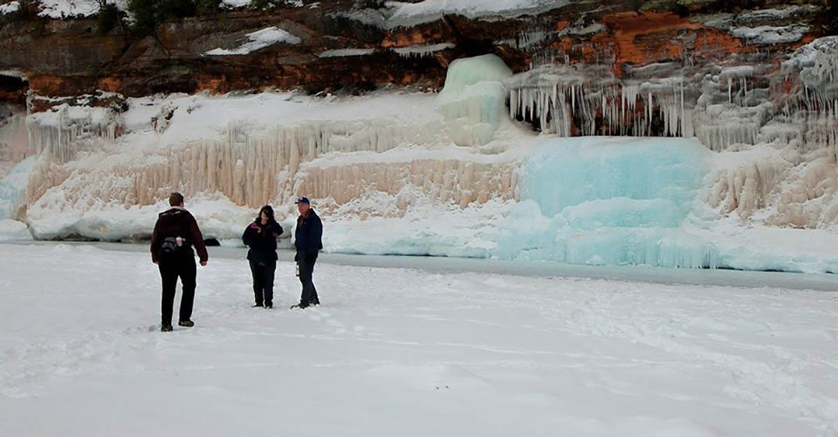 Michigan photographers capture blue ice near Mackinac Bridge | Rare