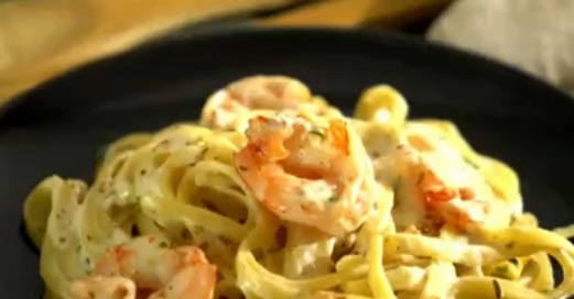 Stay In Tonight Here S How To Make Olive Garden S Famous Alfredo Sauce At Home Rare