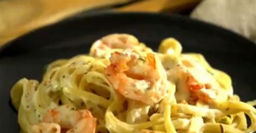 Stay in tonight: Here’s how to make Olive Garden’s famous Alfredo sauce at home