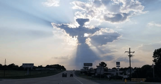 Driver Spots a Cloud That Looks Like an Angel