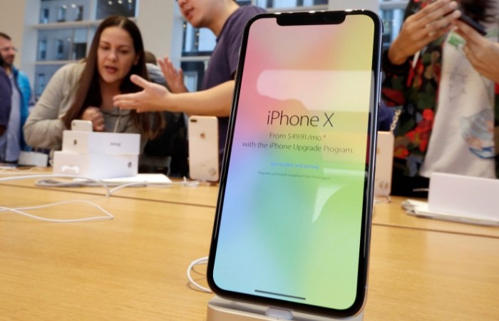 Apple Expected To Unveil Bigger, Pricier iPhone On Wednesday