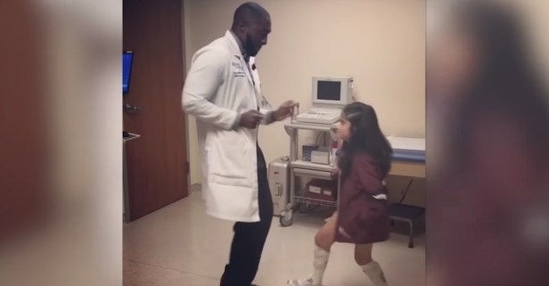 This Dancing Doctor Cheers up Patients one Step at a Time