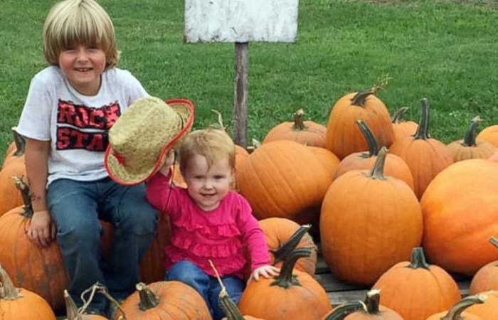 6-Year-Old With Diabetes Sells Pumpkins To Raise Money For Service Dog