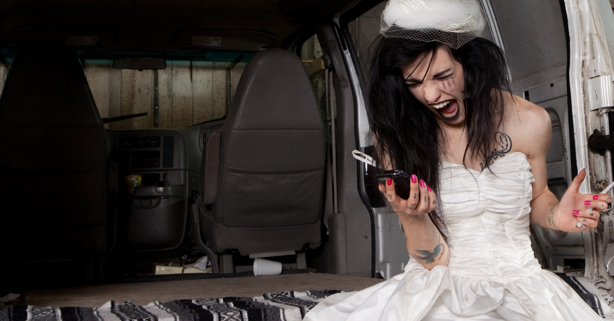 Devastated Bride Reads Fiancs Cheating Texts Instead Of Wedding Vows