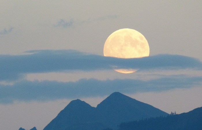 Look Up! Winter Solstice Coincides with a Full Moon and a Meteor Shower This Year!