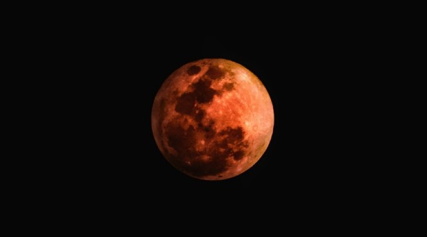 The Only Total Lunar Eclipse of 2019 is This Month, Here’s How to See the Super Blood Moon