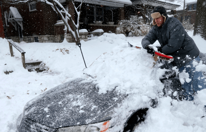 Five Dead After Midwest Slammed by Snowstorm