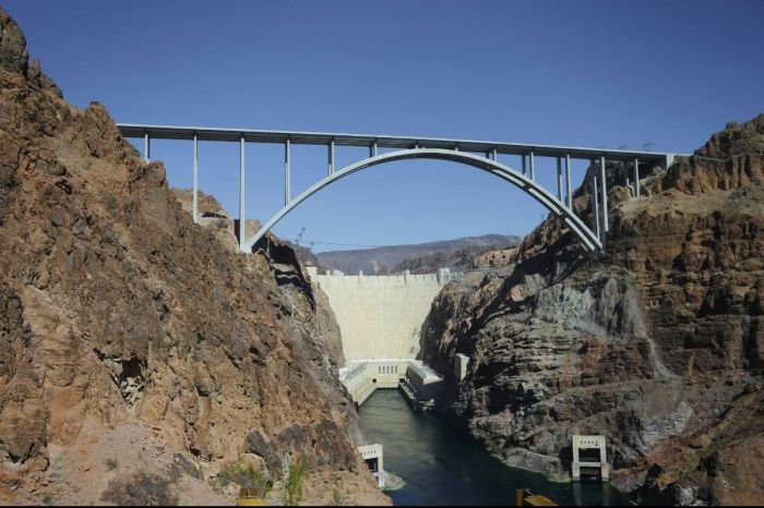 Are Bodies Really Buried Under the Hoover Dam?