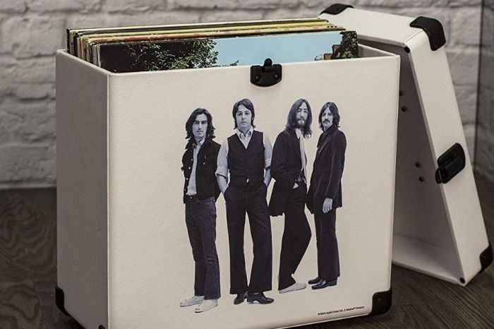 These Vintage Vinyl Record Carrying Cases Will Take You Back in Time