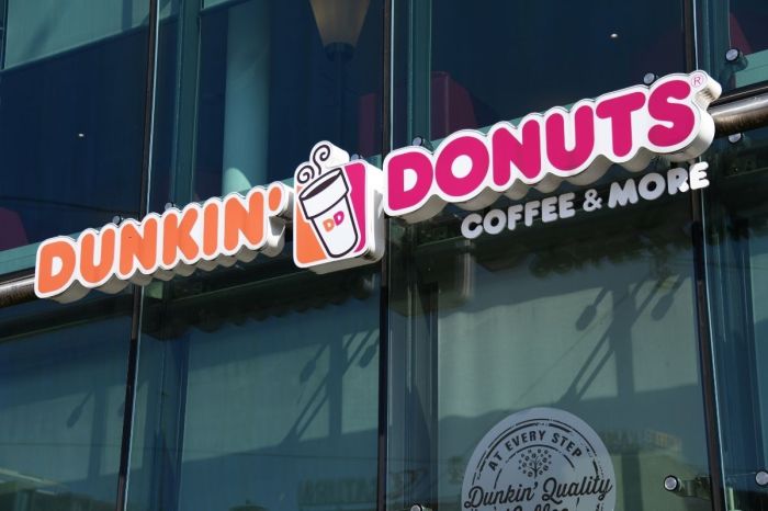 Dunkin’ Donuts Thief Settles For Doughnuts After Cash Register Gets Stuck
