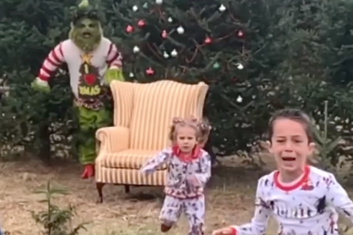 Grinch Surprises, Terrifies Children Taking Christmas Photos