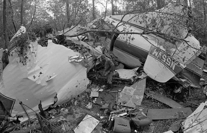 Lynyrd Skynyrd Drummer, Artimus Pyle, Recalls Fatal 1977 Plane Crash